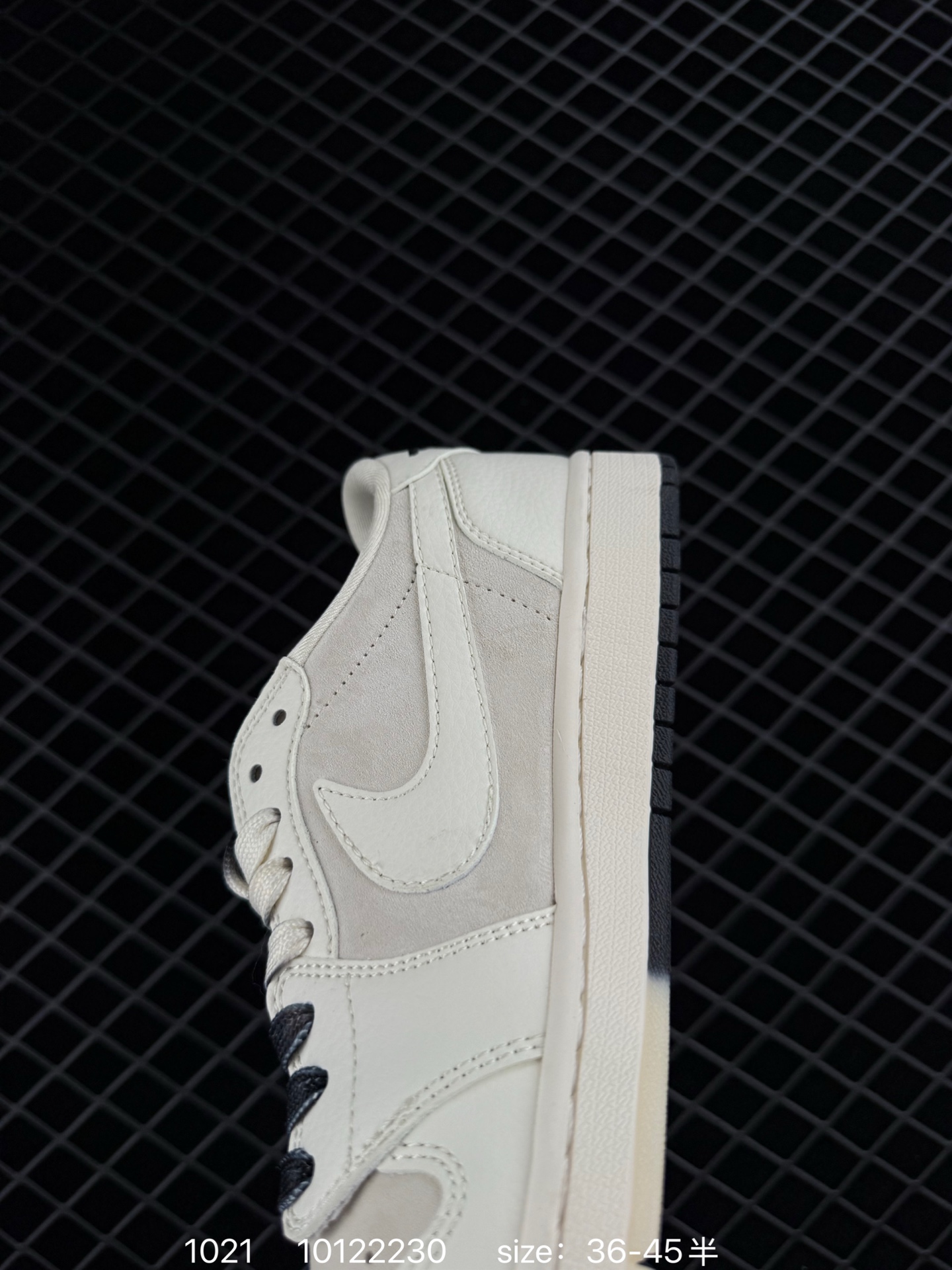 Travis Scott x Air Jordan 1 ” Reverse Mocha “